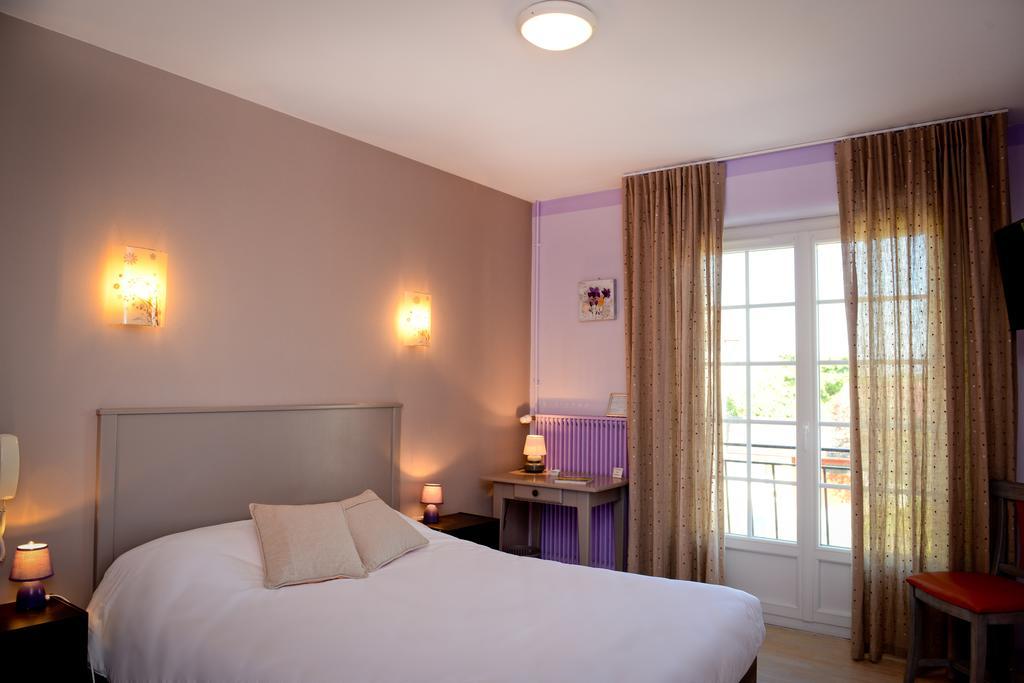 Logis Chez Germaine Geüs-d'Oloron Quarto foto
